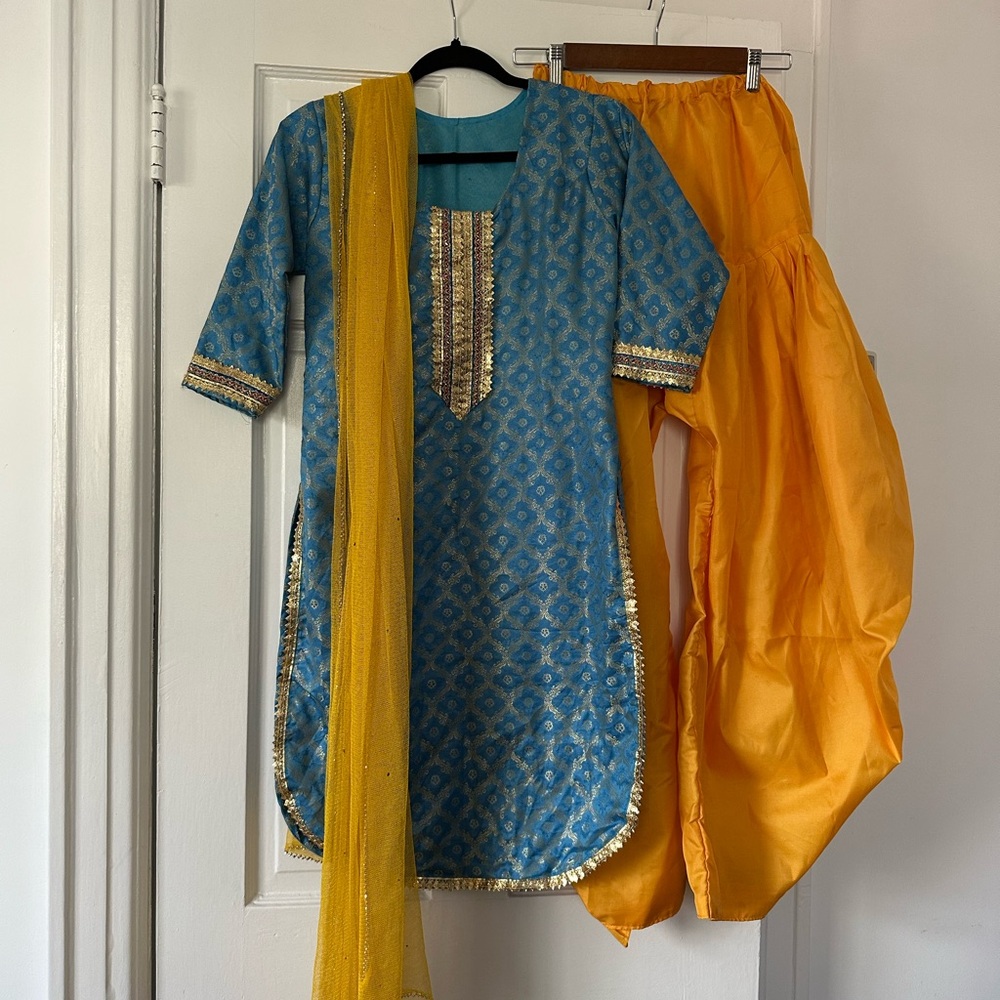 Unbranded Turquoise and Gold Shalwar Kameez & Dupatta set, Size XS